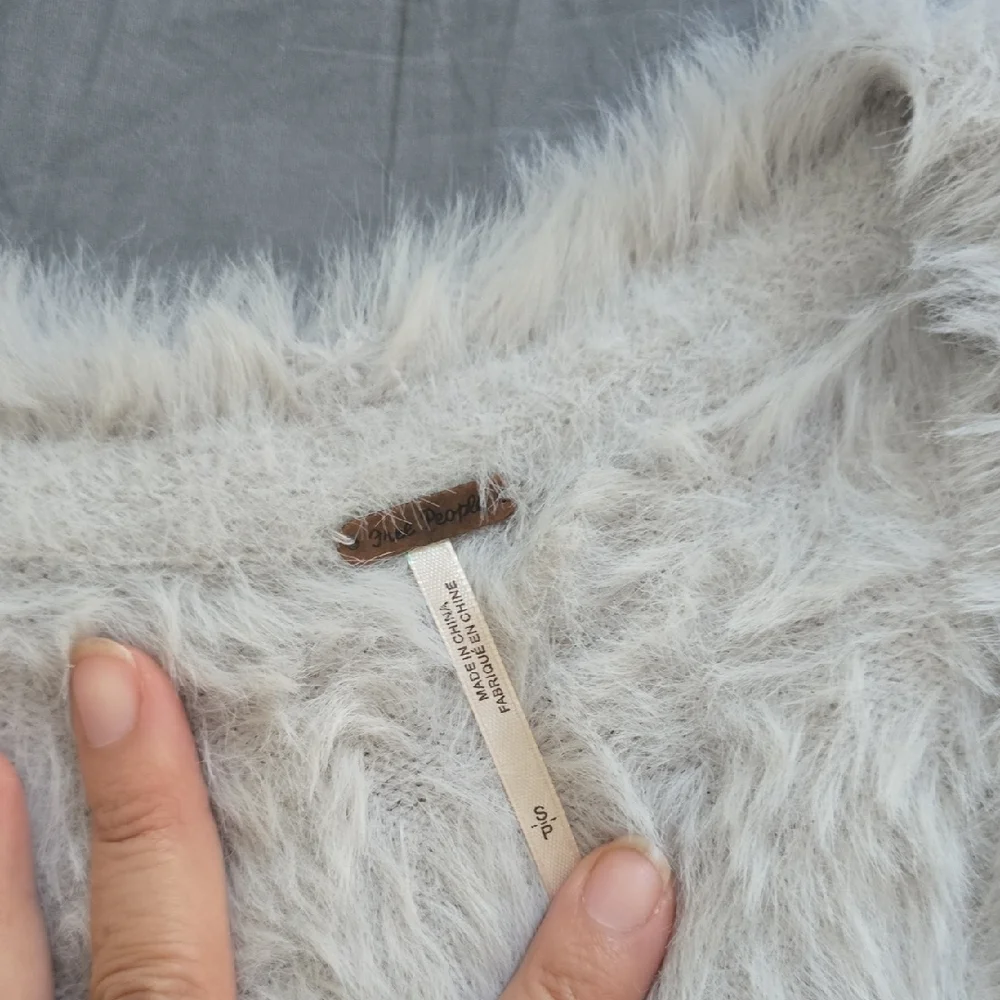 Free People Silver Cloud Faux Fur Cardigan Sweater Size S - Picture 3 of 6